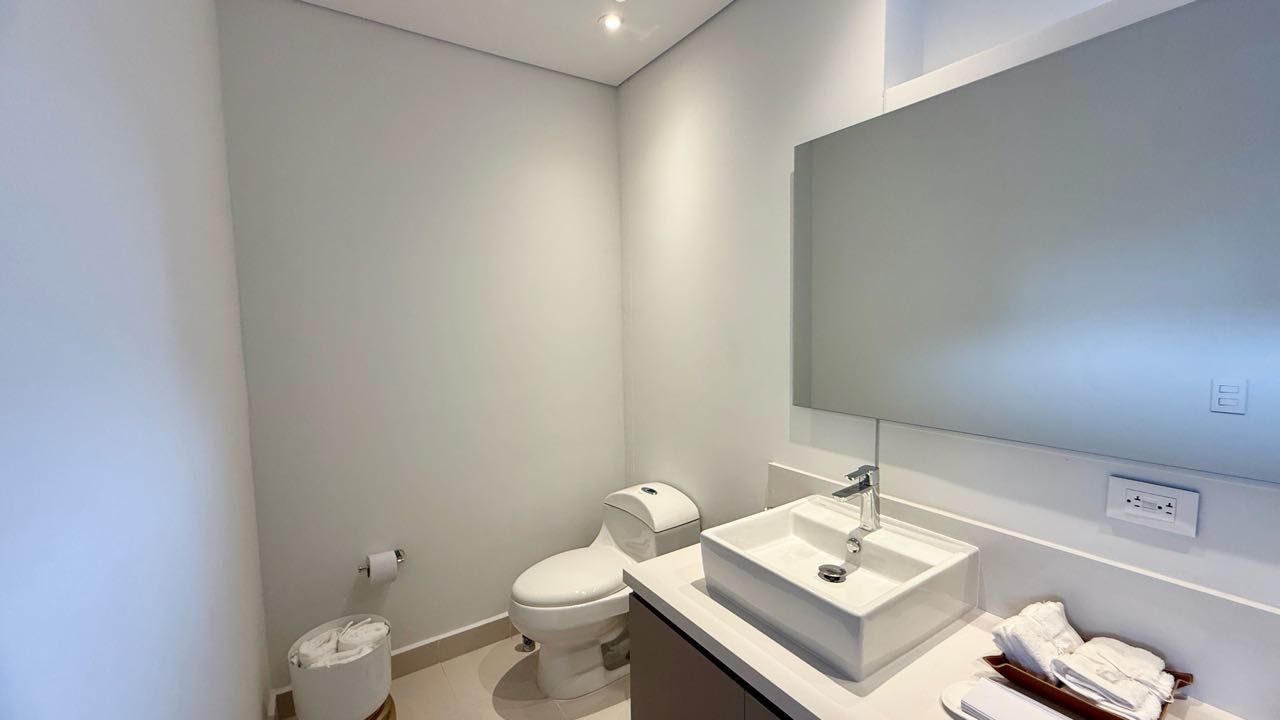 Apartamento en Venta piso alto, sector El Campestre - El Poblado