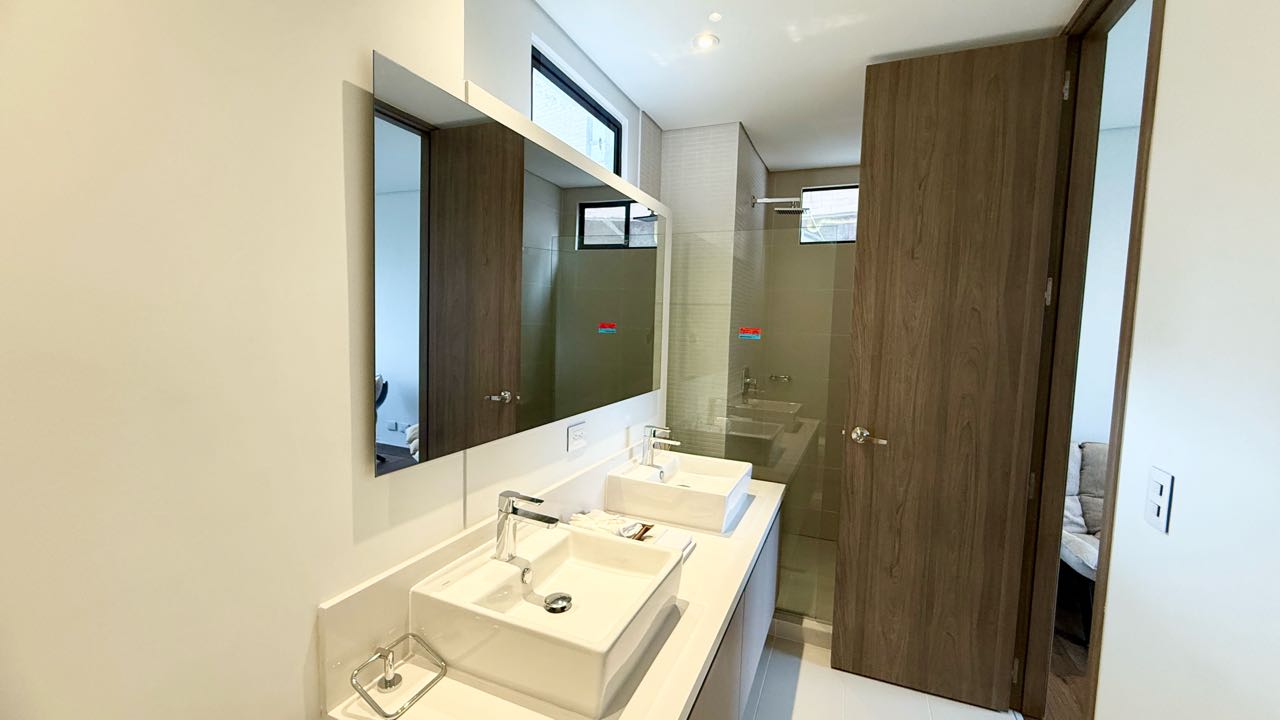 Apartamento en Venta piso alto, sector El Campestre - El Poblado