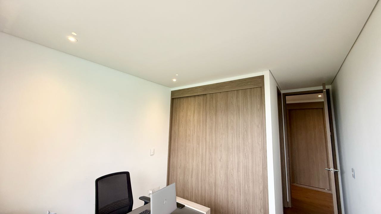 Apartamento en Venta piso alto, sector El Campestre - El Poblado