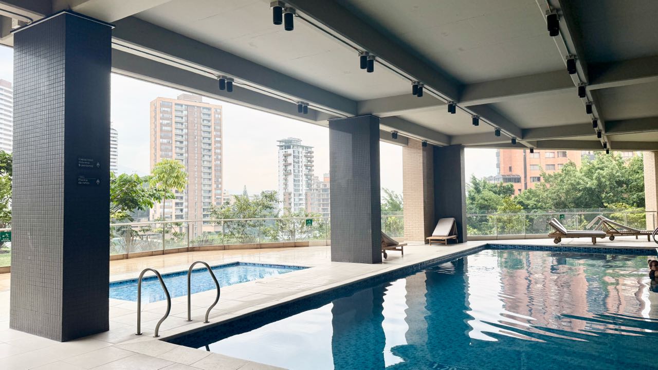 Apartamento en Venta piso alto, sector El Campestre - El Poblado