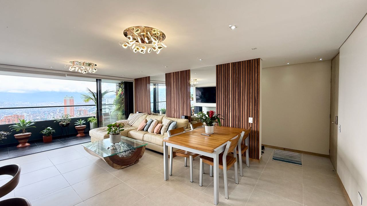 Apartamento con vista a Medellín en venta, Las Palmas - El Poblado
