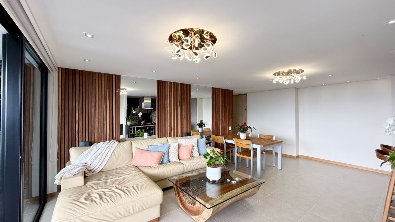 Apartamento con vista a Medellín en venta, Las Palmas - El Poblado