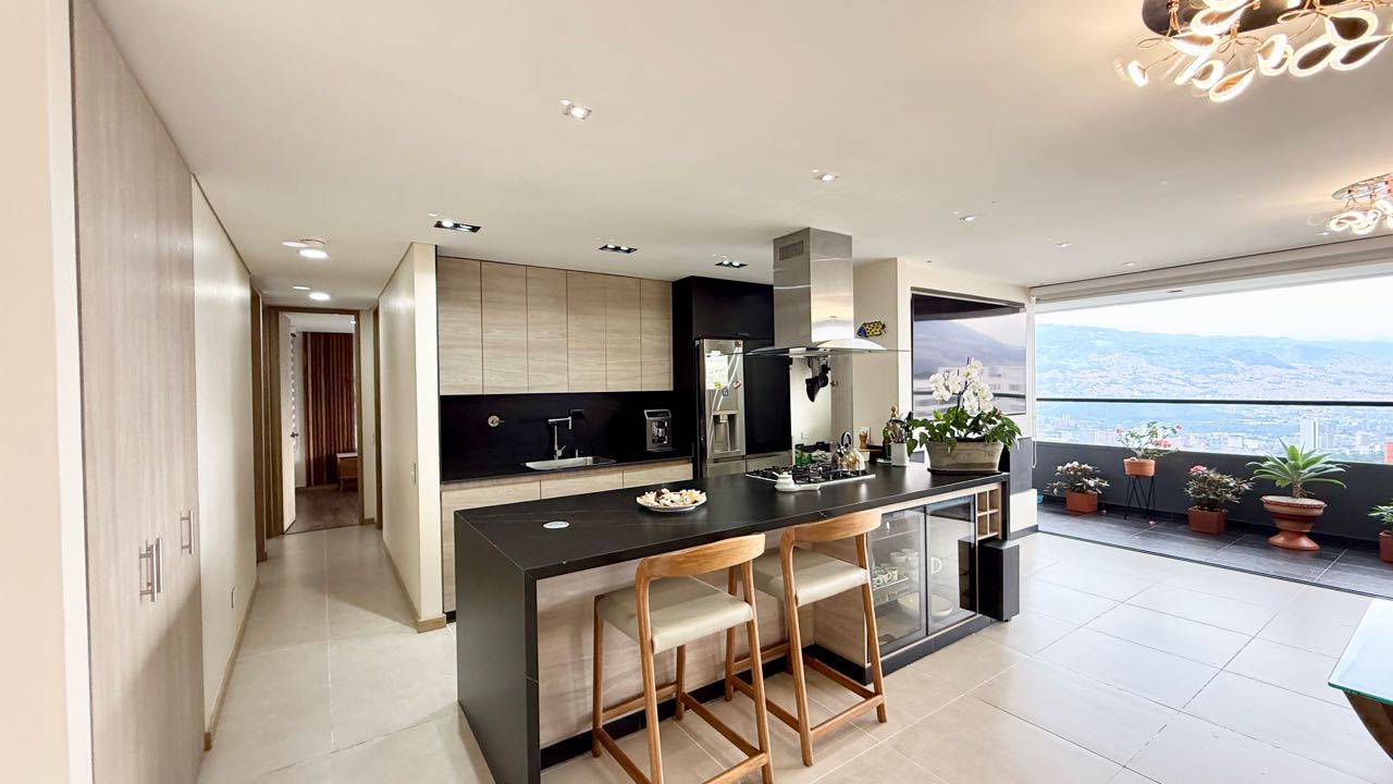 Apartamento con vista a Medellín en venta, Las Palmas - El Poblado