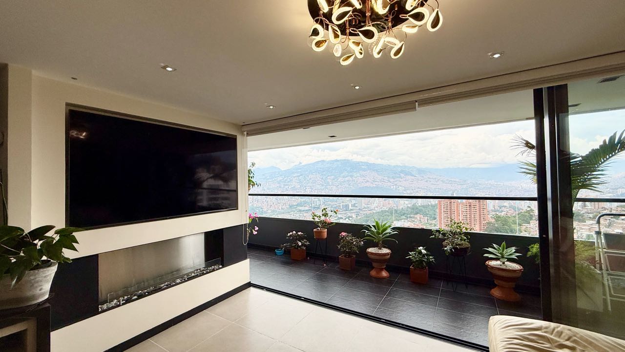 Apartamento con vista a Medellín en venta, Las Palmas - El Poblado