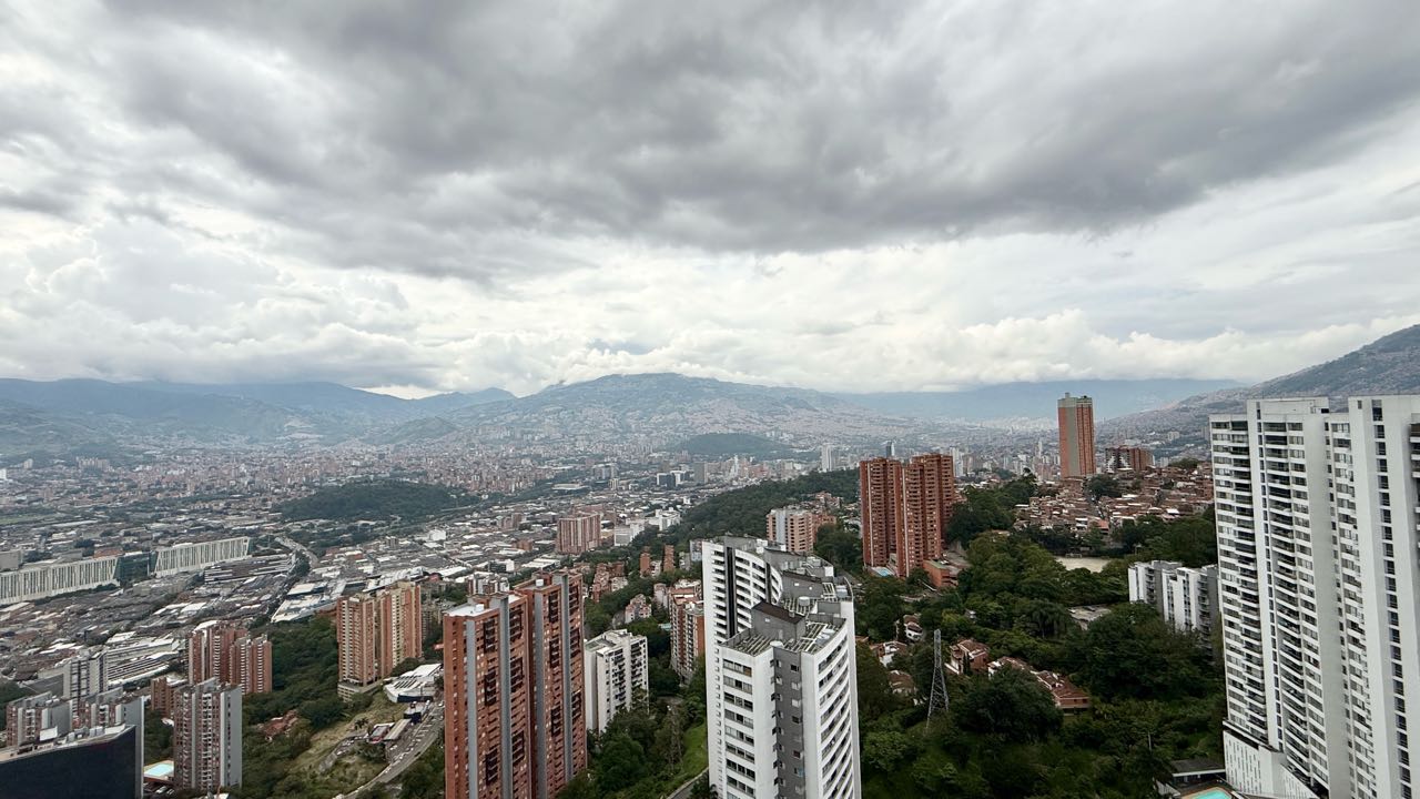 Apartamento con vista a Medellín en venta, Las Palmas - El Poblado