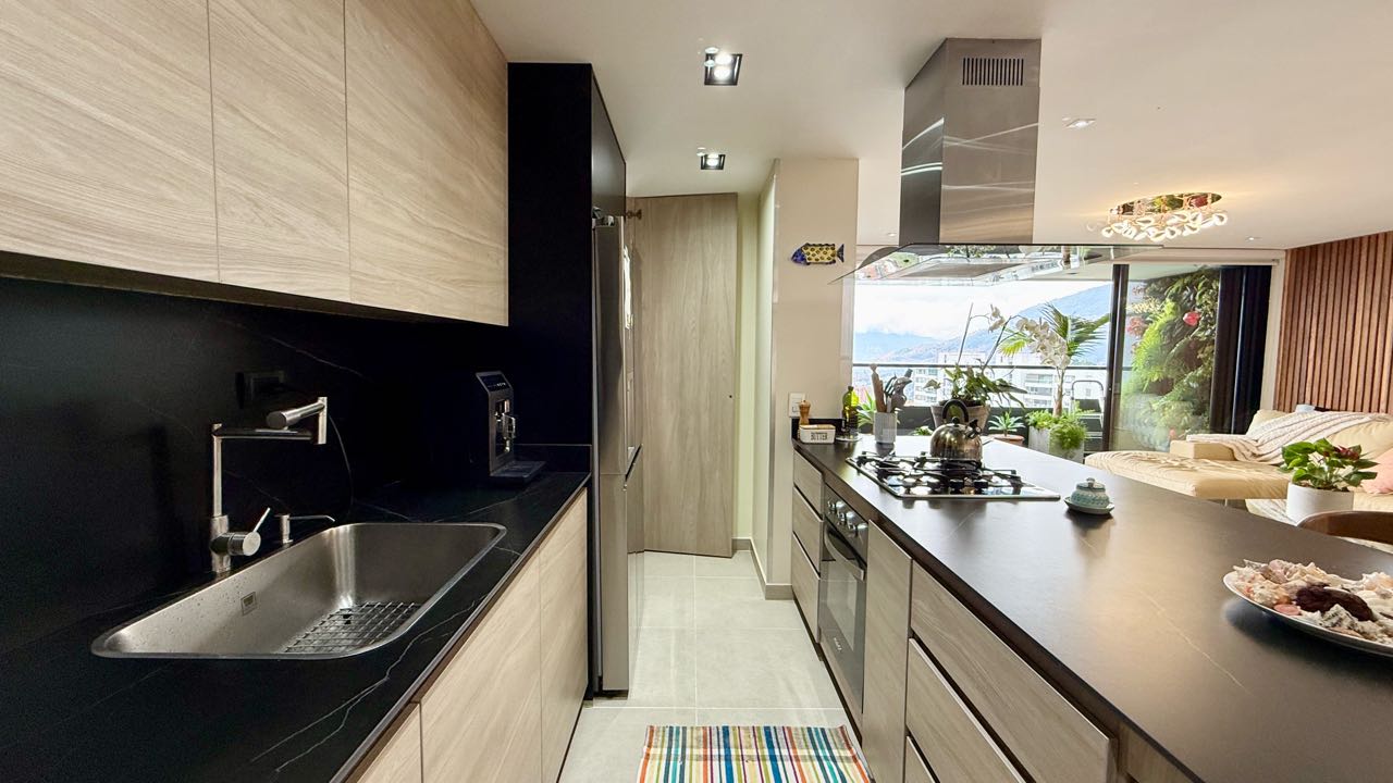 Apartamento con vista a Medellín en venta, Las Palmas - El Poblado