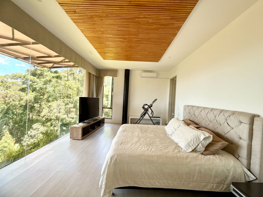 Casa en venta o renta con vista a Medellín, Alto de las Palmas