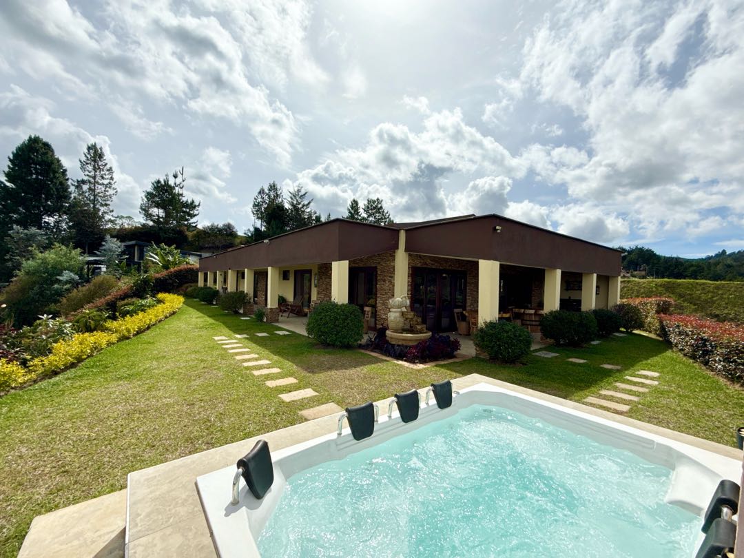 Hermosa casa en venta de 1 nivel en El Retiro, Antioquía