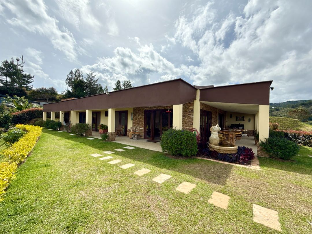 Hermosa casa en venta de 1 nivel en El Retiro, Antioquía