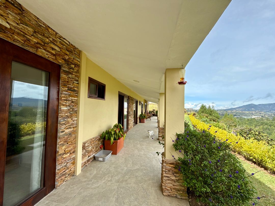 Hermosa casa en venta de 1 nivel en El Retiro, Antioquía