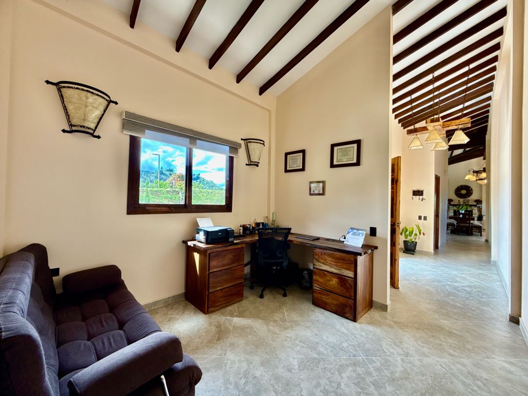 Hermosa casa en venta de 1 nivel en El Retiro, Antioquía