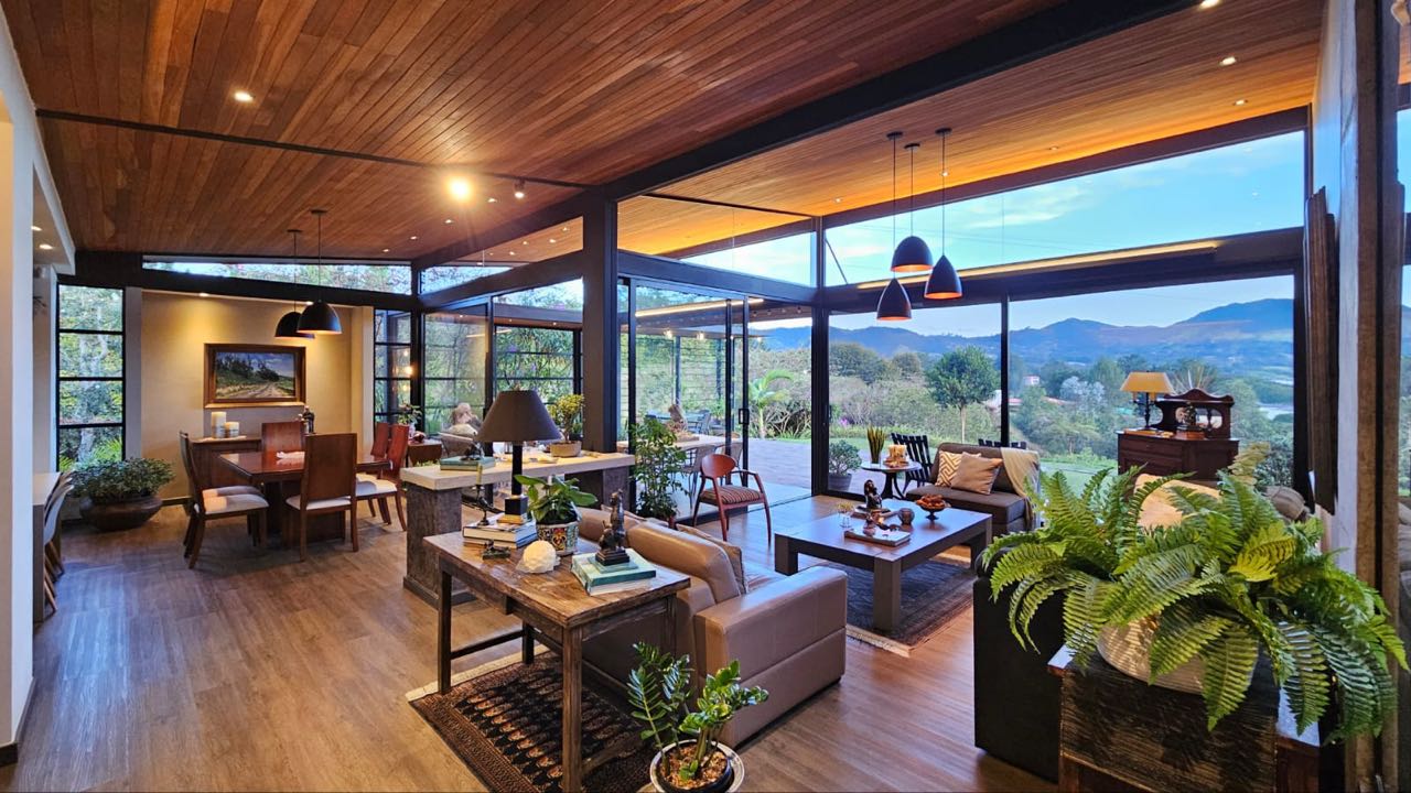 Espectacular casa en venta en Vía la Ceja, Antioquía