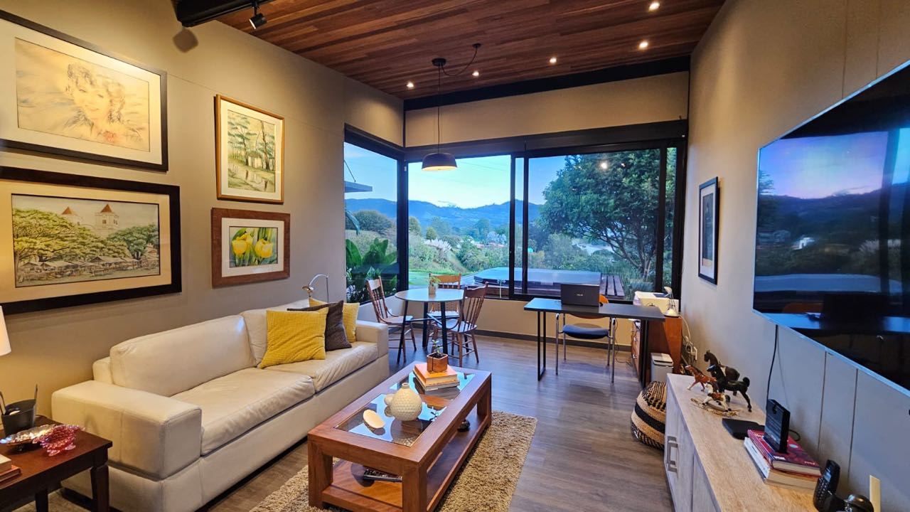 Espectacular casa en venta en Vía la Ceja, Antioquía