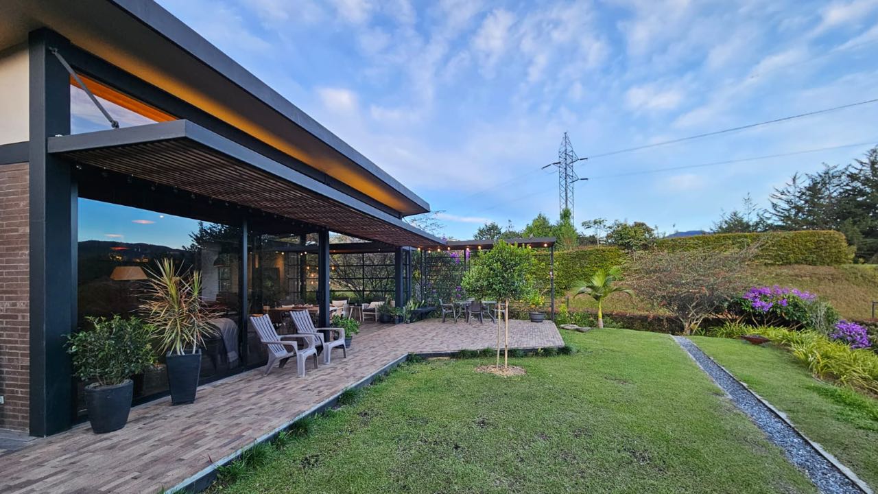 Espectacular casa en venta en Vía la Ceja, Antioquía