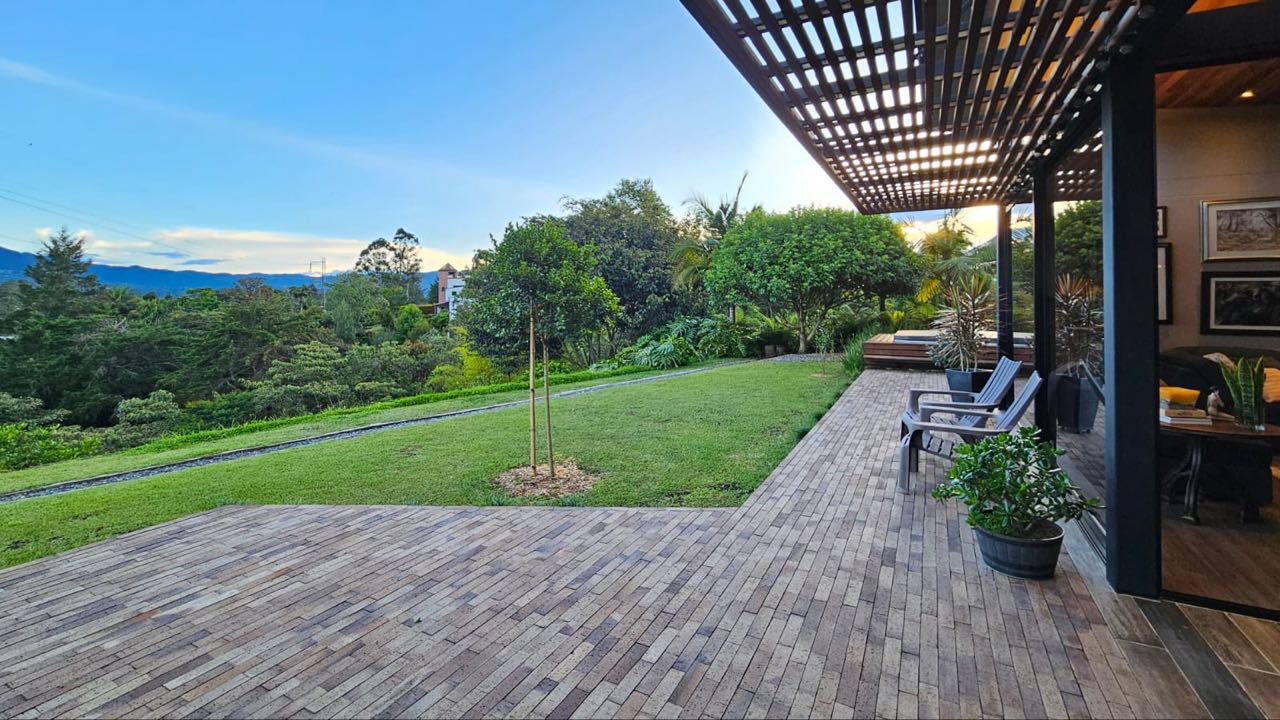 Espectacular casa en venta en Vía la Ceja, Antioquía