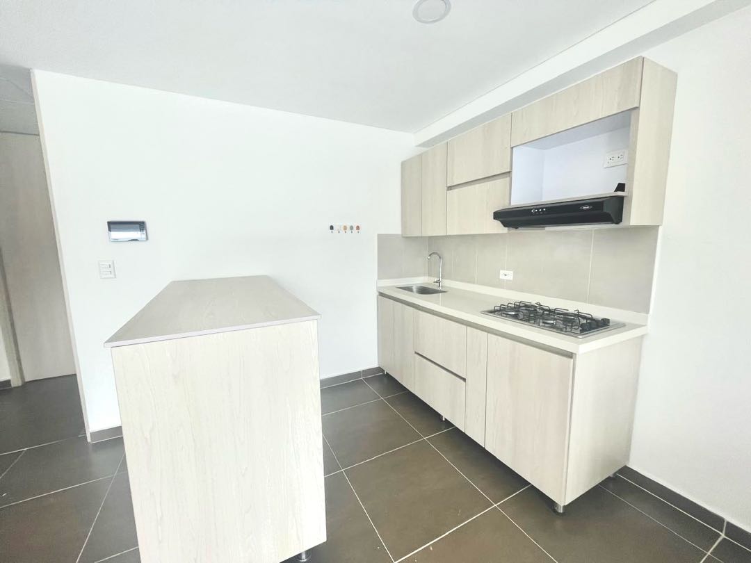 VENTA HERMOSO APARTA-SUITE LOS ALAMOS PEREIRA