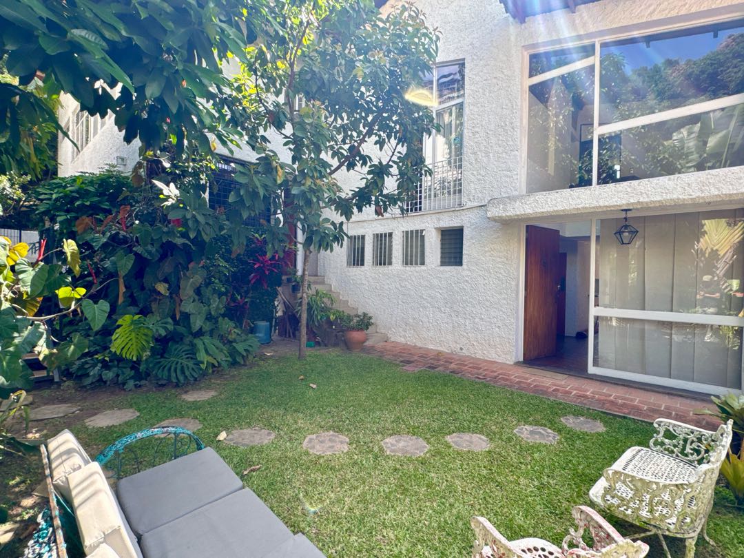 En Alquiler Casa en Colinas de Bello Monte. Baruta Caracas