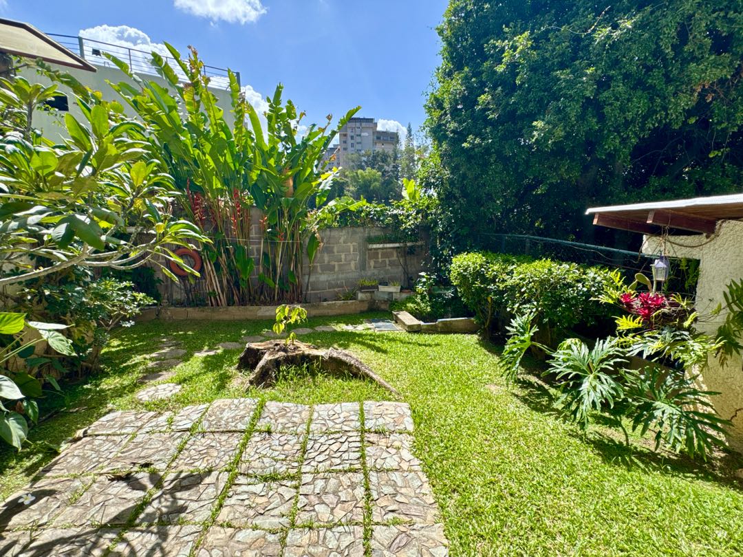 En Alquiler Casa en Colinas de Bello Monte. Baruta Caracas