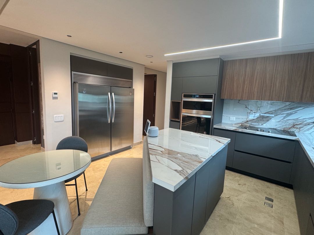 En Alquiler Apartamento Amoblado en La Castellana. Chacao – Caracas