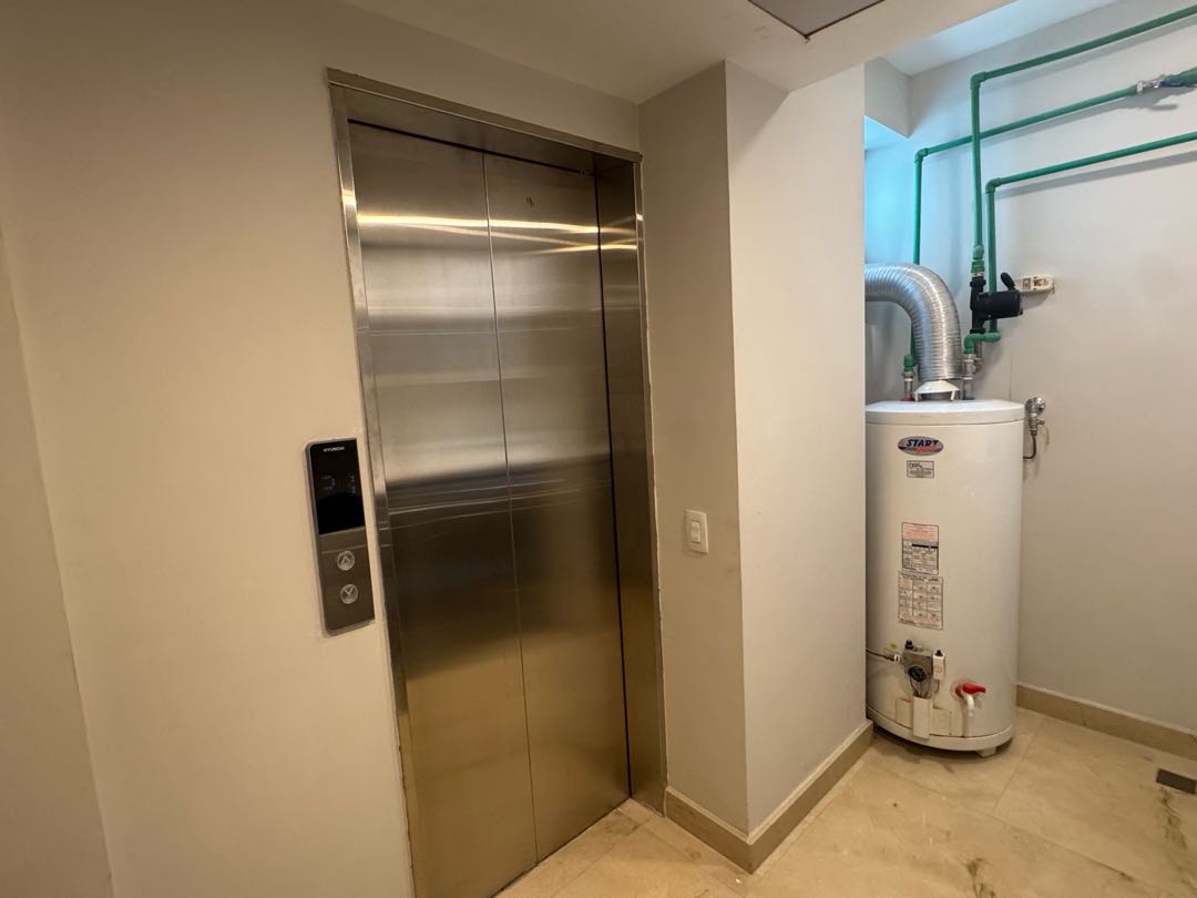 En Alquiler Apartamento Amoblado en La Castellana. Chacao – Caracas