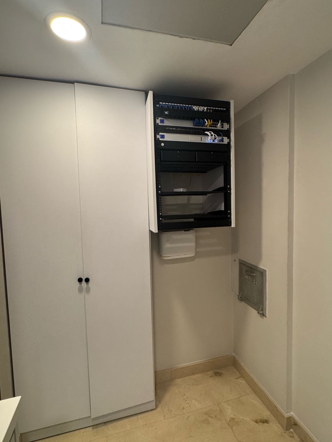 En Alquiler Apartamento Amoblado en La Castellana. Chacao – Caracas