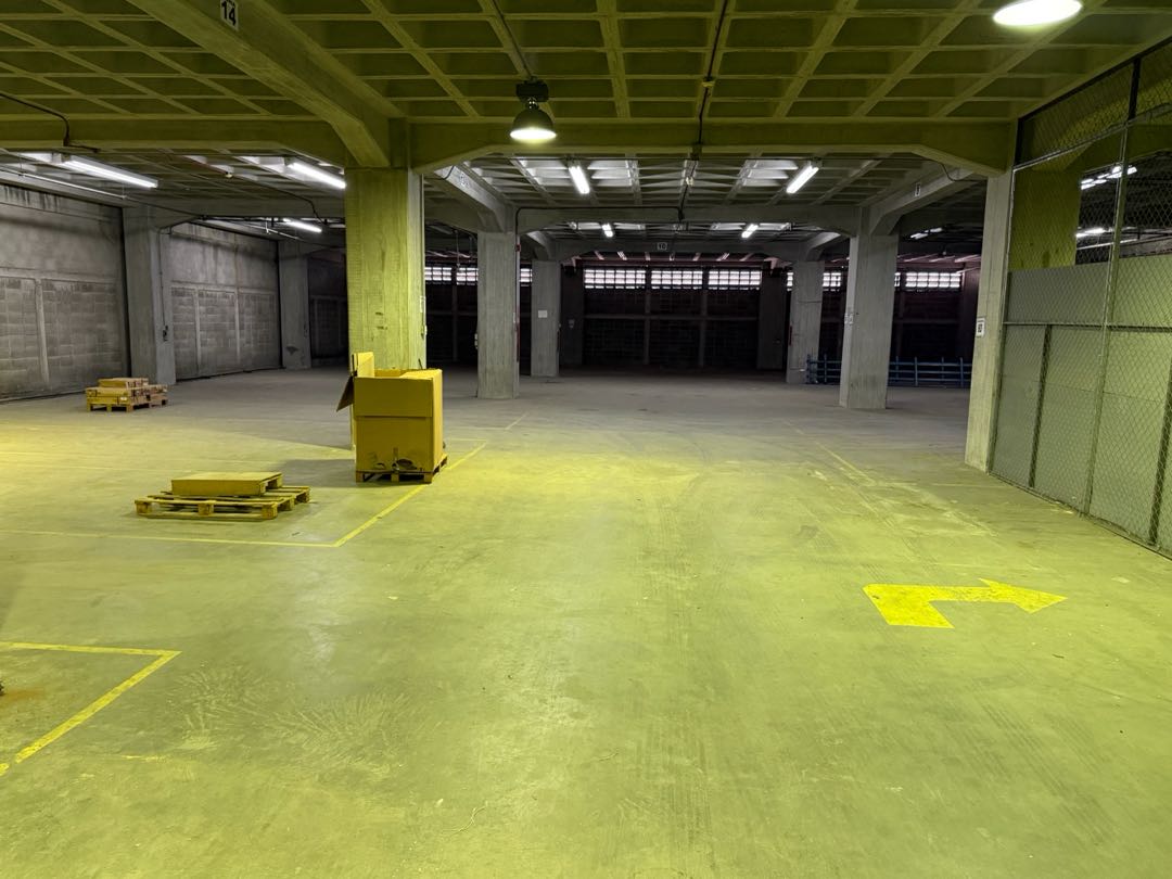 En alquiler galpón 2048m2. Zona Industrial Cloris. Guarenas