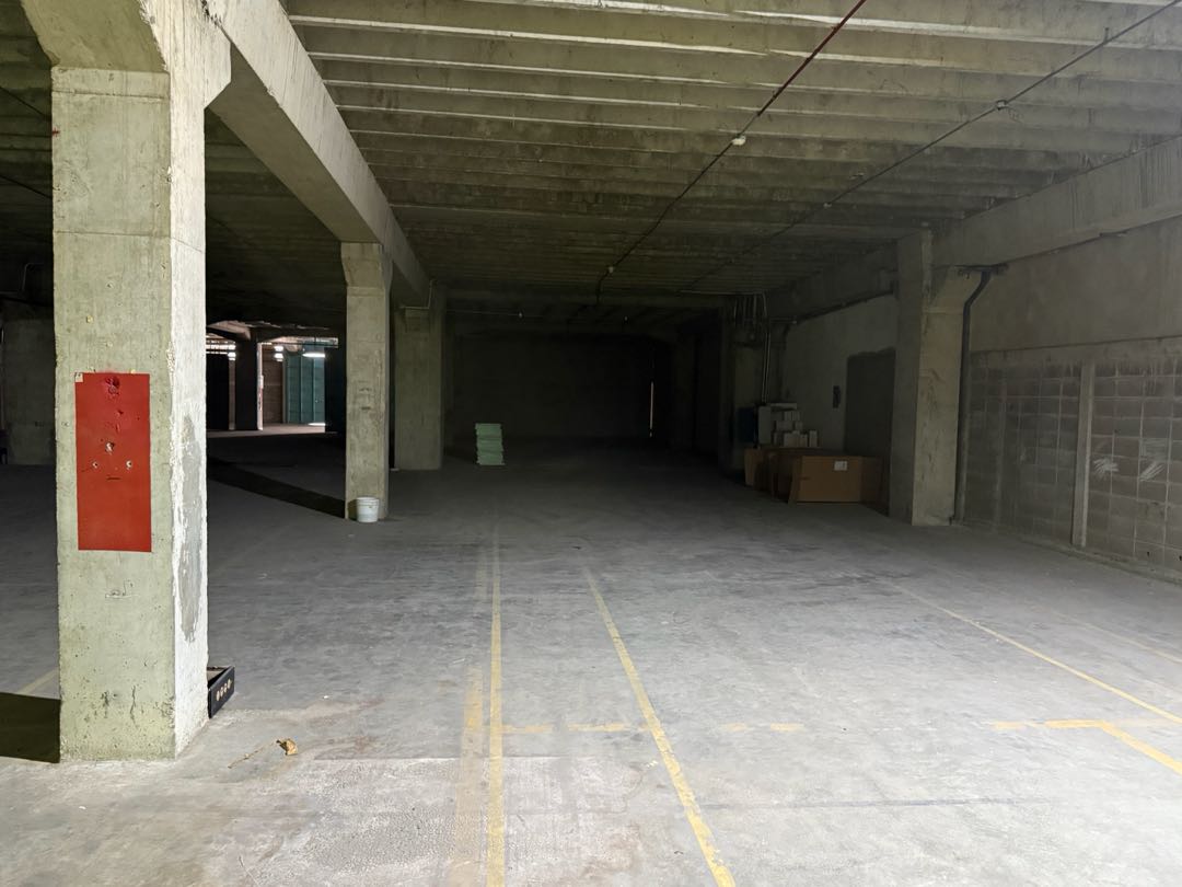 En alquiler galpón 2048m2. Zona Industrial Cloris. Guarenas