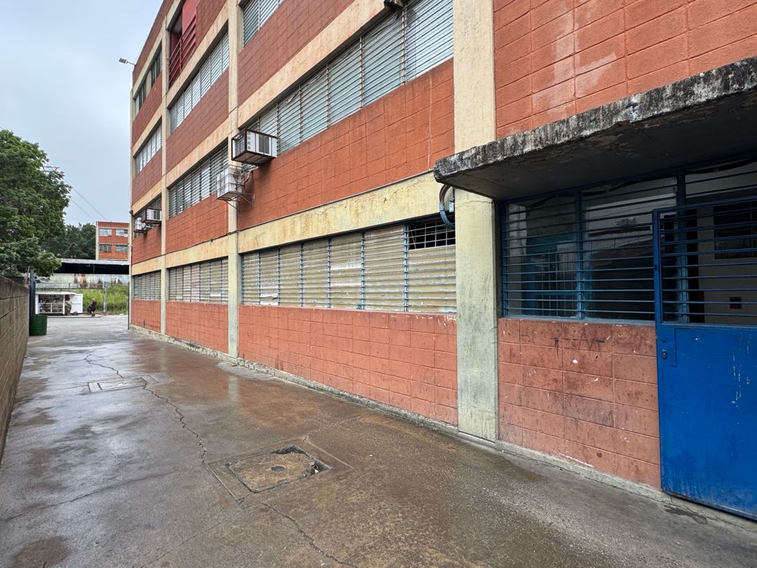 En Venta Edificio Industrial en Palo Verde. Sucre – Caracas