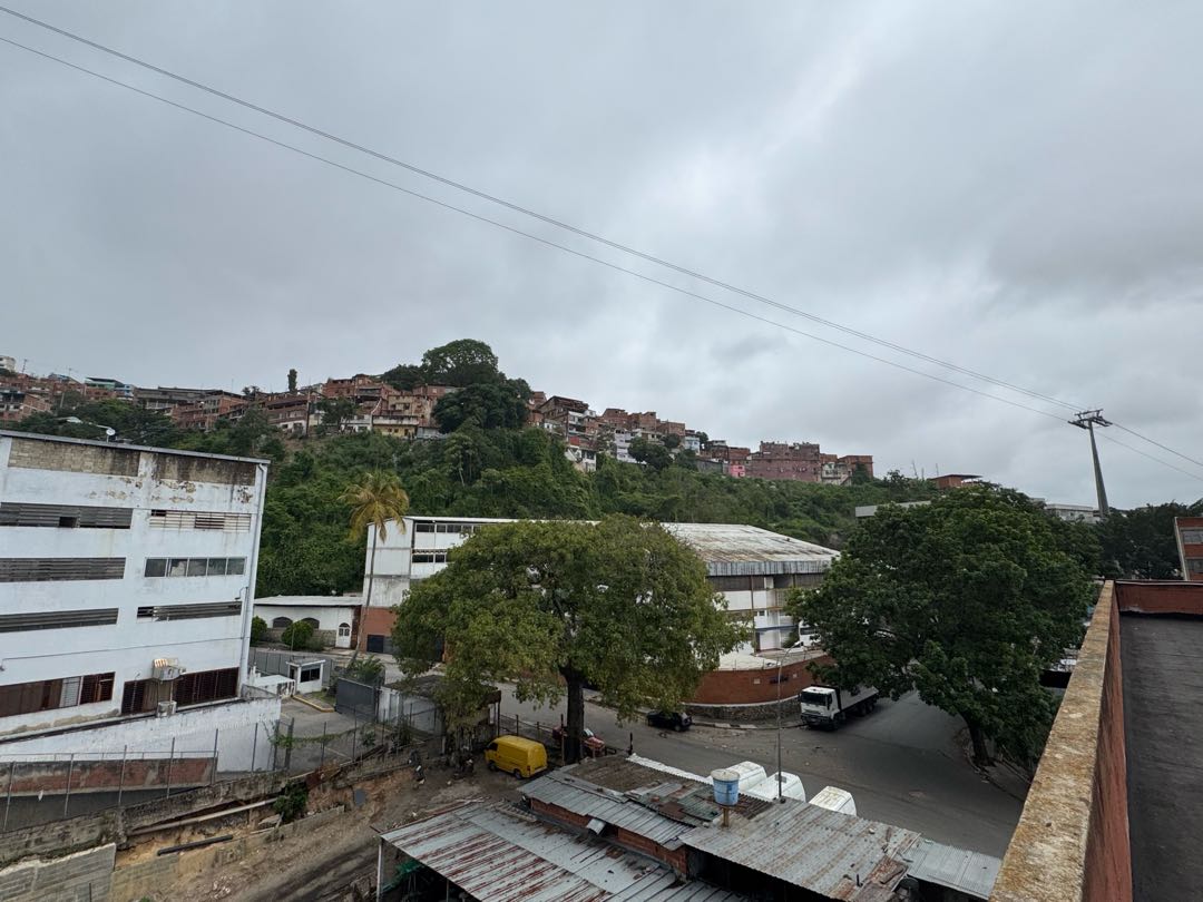 En Venta Edificio Industrial en Palo Verde. Sucre – Caracas