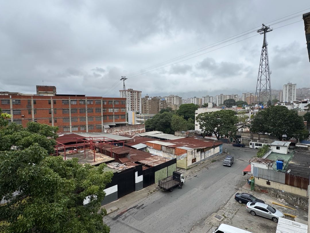 En Venta Edificio Industrial en Palo Verde. Sucre – Caracas