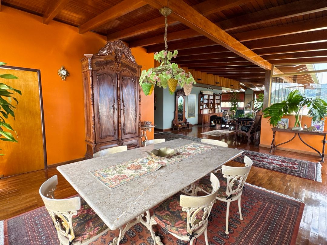 En Venta Apartamento Pent House (PH) en Manzanares. Baruta Caracas