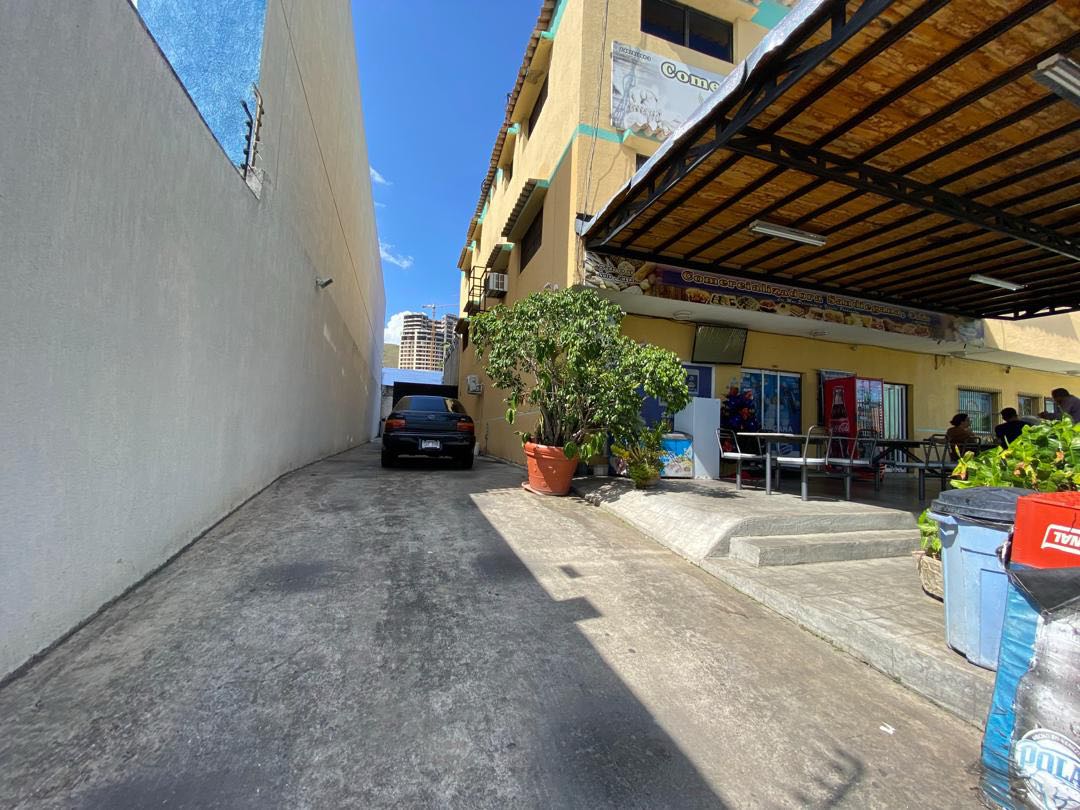 Edificio comercial en Venta en  San Diego  los jarales Ej-9728508 - Foto 2