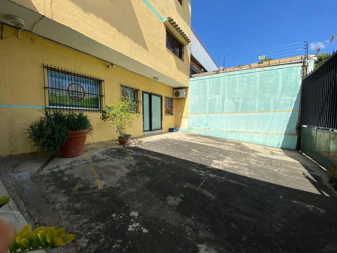 Edificio comercial en Venta en  San Diego  los jarales Ej-9728508 - Foto 3