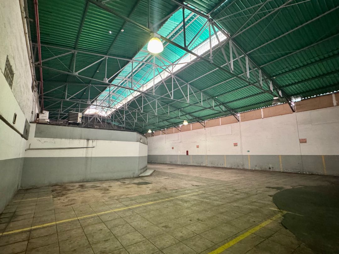 En Venta Galpon Comercial Av. Nueva Granada. Libertador – Caracas