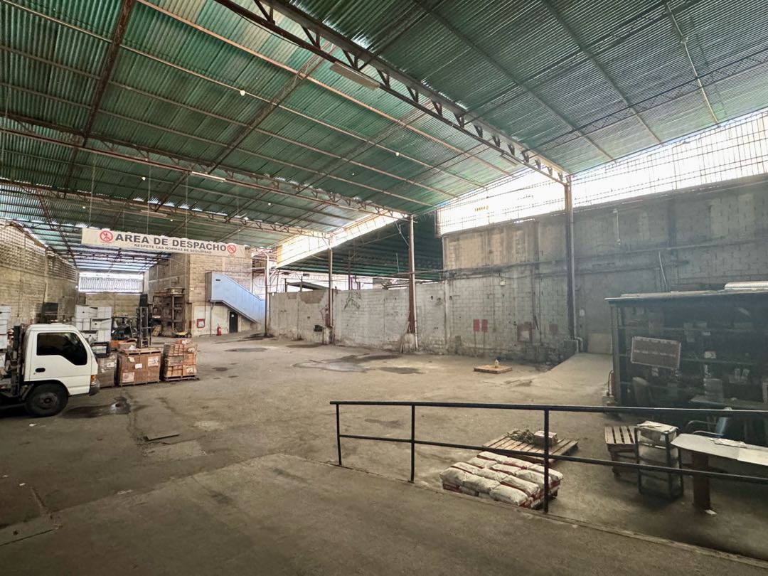 En Venta Galpon Comercial Av. Nueva Granada. Libertador – Caracas