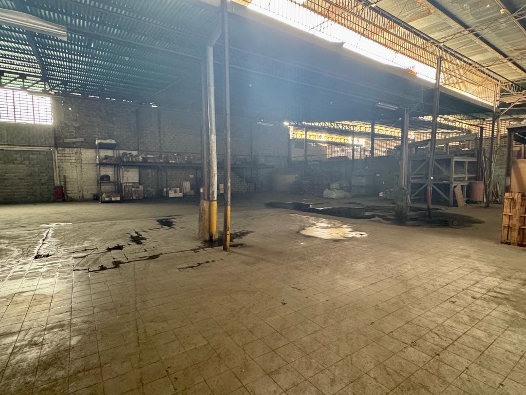 En Venta Galpon Comercial Av. Nueva Granada. Libertador – Caracas