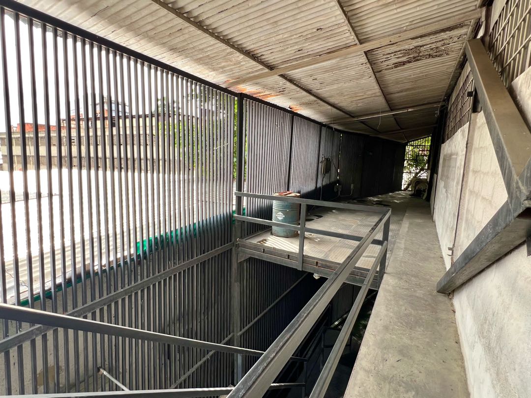 En Alquiler Galpon tipo Edificio Industrial Comercial en Boleita Sur.