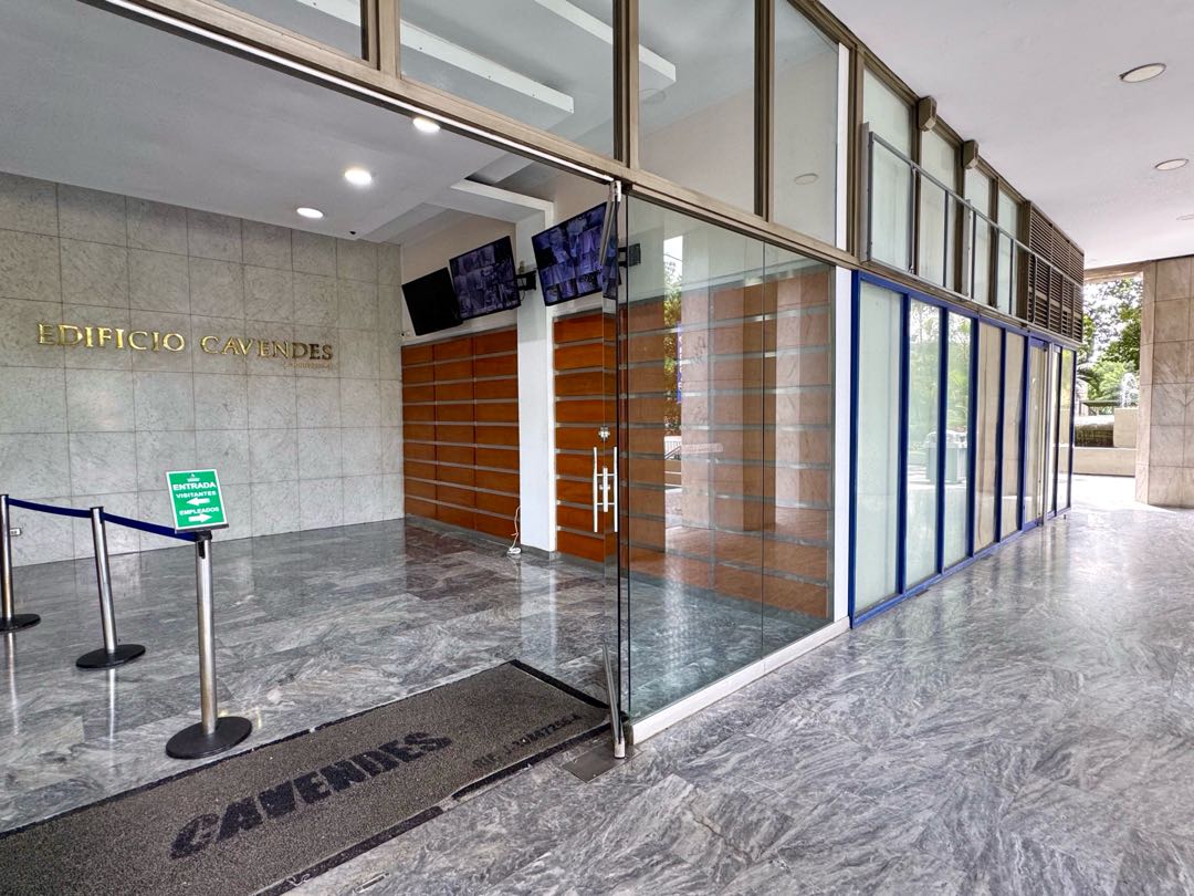 En Venta Local Comercial en Los Palos Grandes. Chacao – Caracas