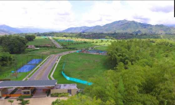 EN VENTA LOTE EN EXCLUSIVO CONJUNTO EN CERRITOS