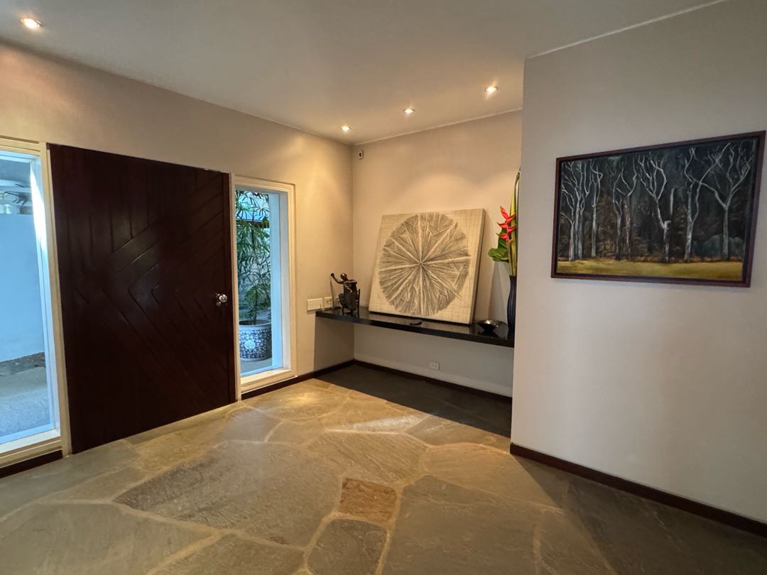 En Venta Lujosa Casa ubicada en Los Chorros. Sucre – Caracas