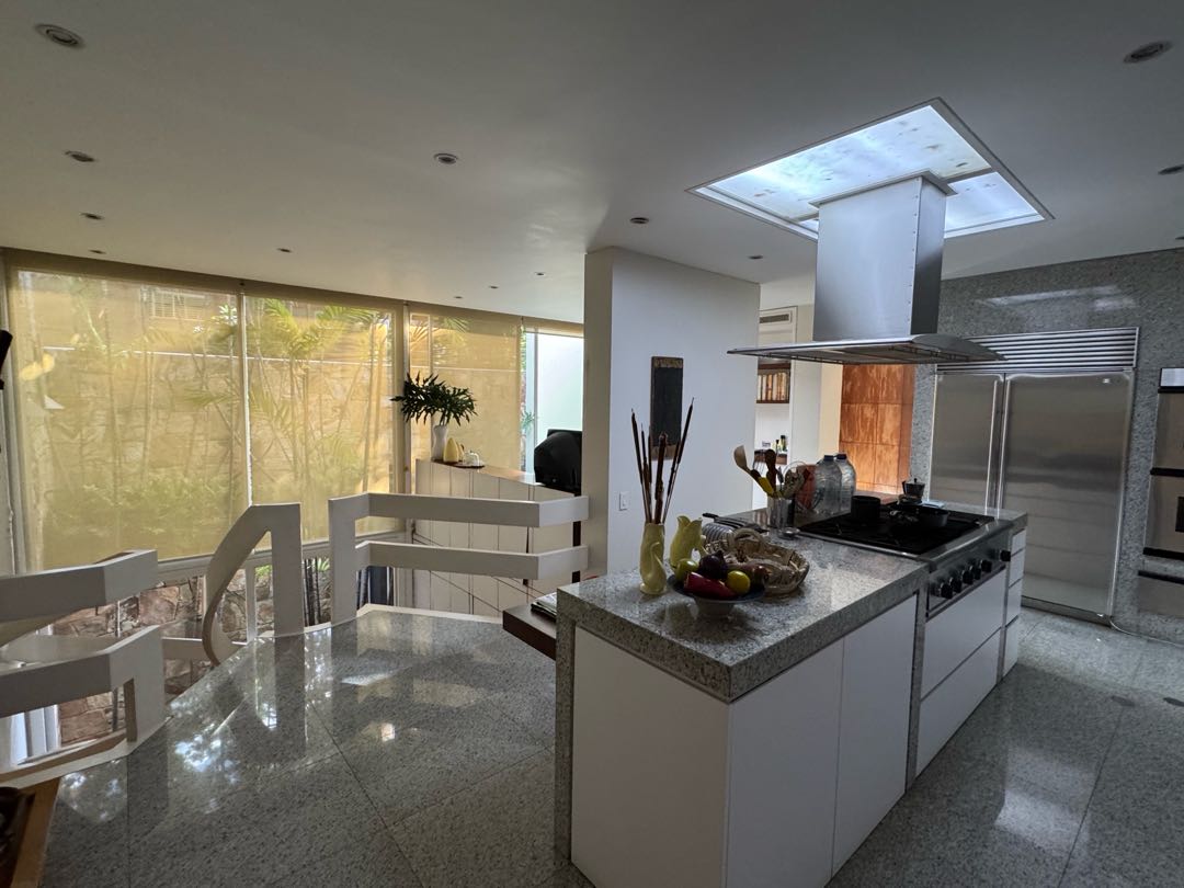 En Venta Lujosa Casa ubicada en Los Chorros. Sucre – Caracas