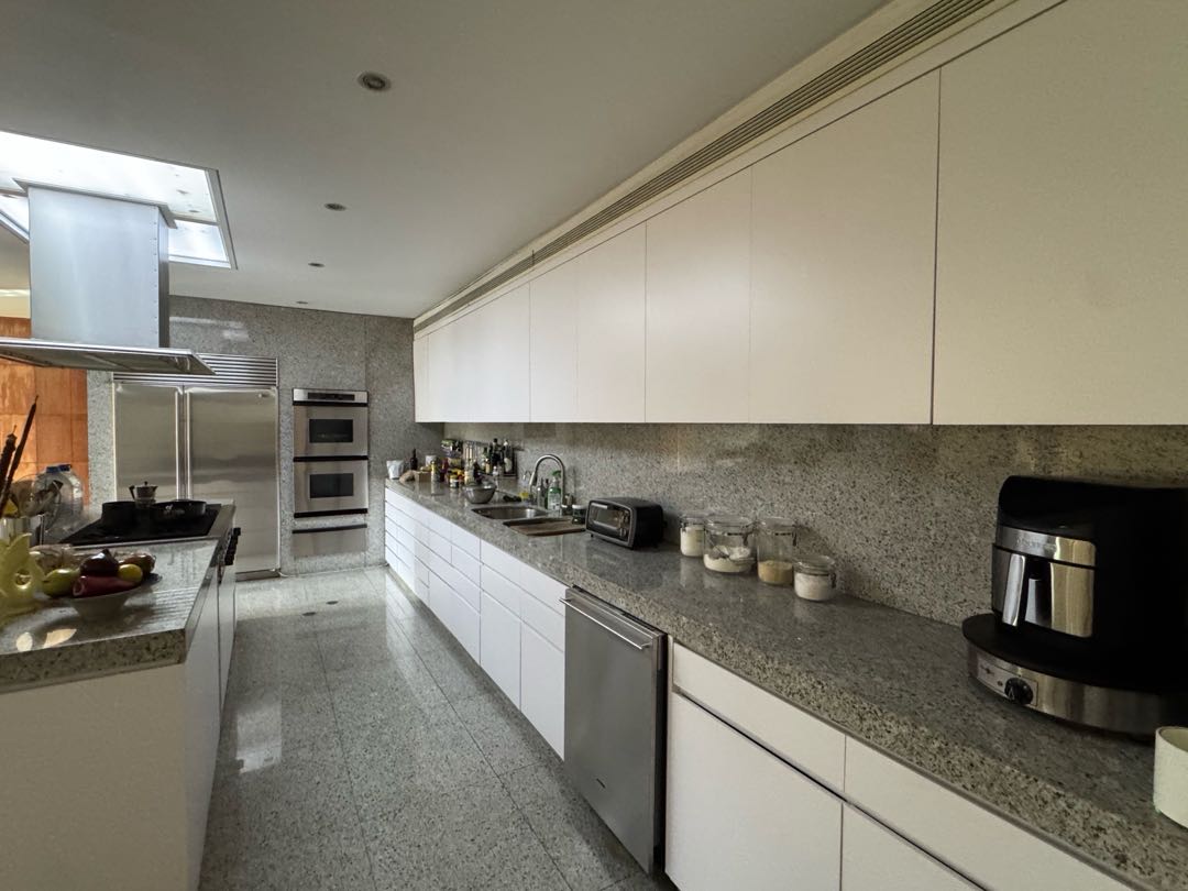 En Venta Lujosa Casa ubicada en Los Chorros. Sucre – Caracas