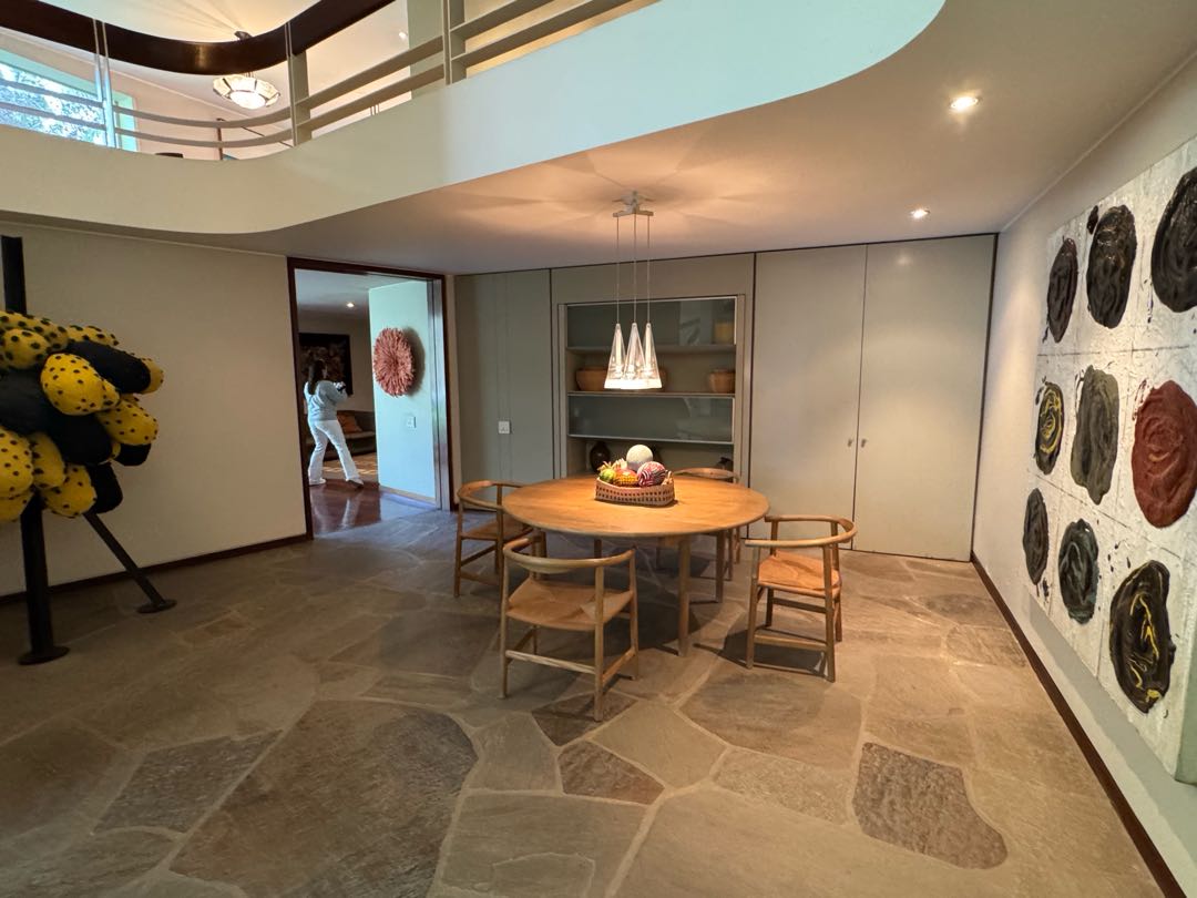En Venta Lujosa Casa ubicada en Los Chorros. Sucre – Caracas