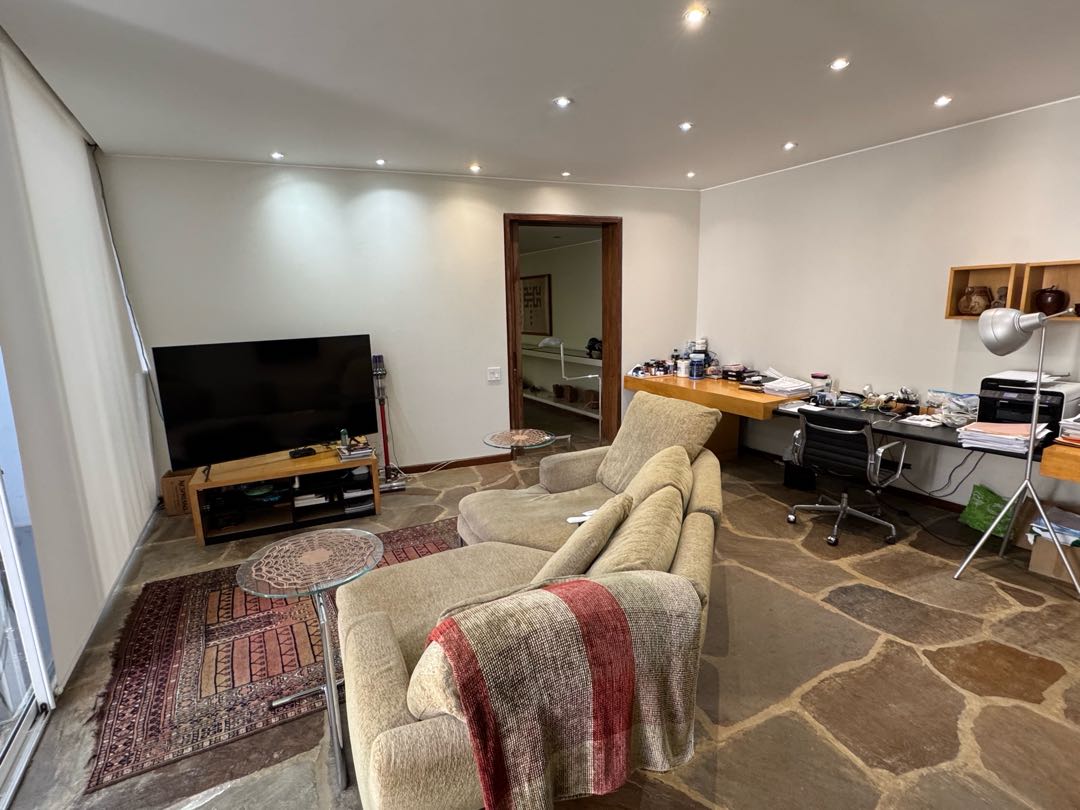 En Venta Lujosa Casa ubicada en Los Chorros. Sucre – Caracas