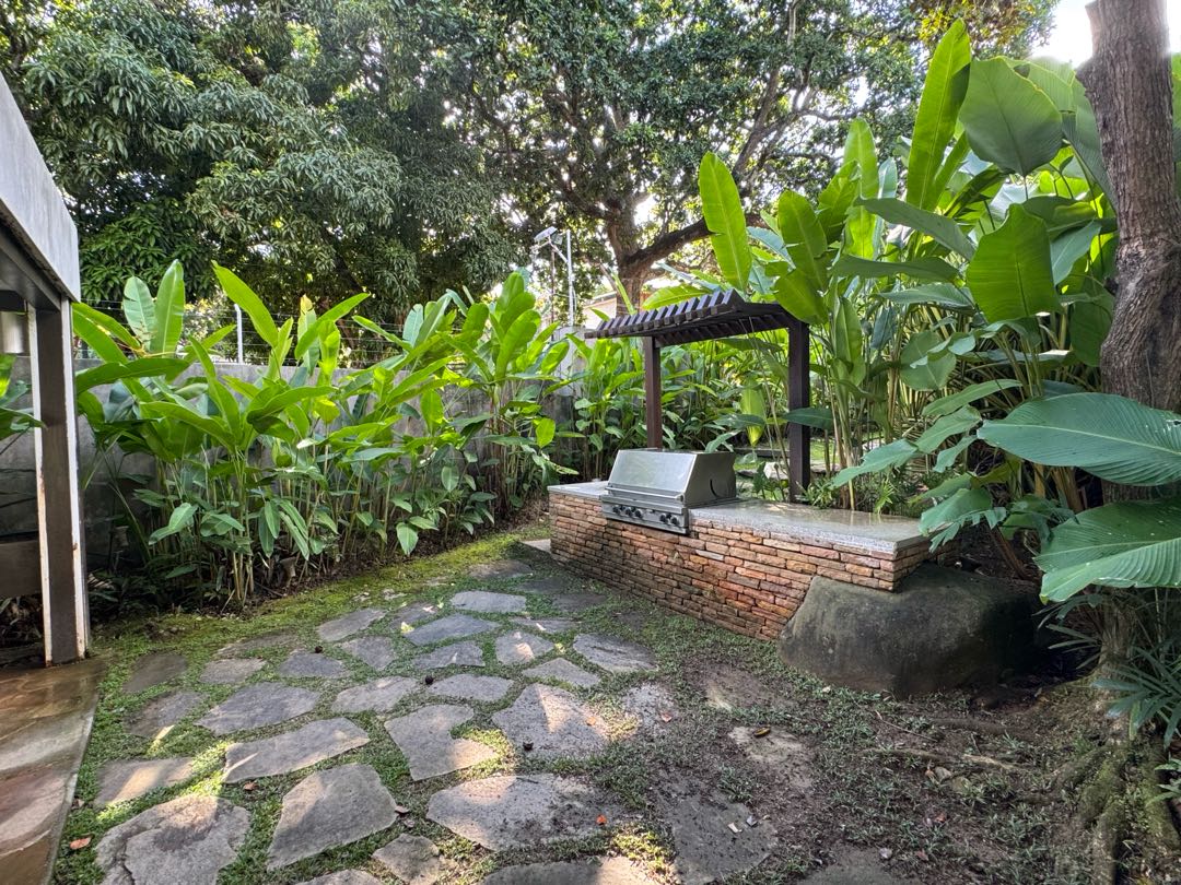 En Venta Lujosa Casa ubicada en Los Chorros. Sucre – Caracas