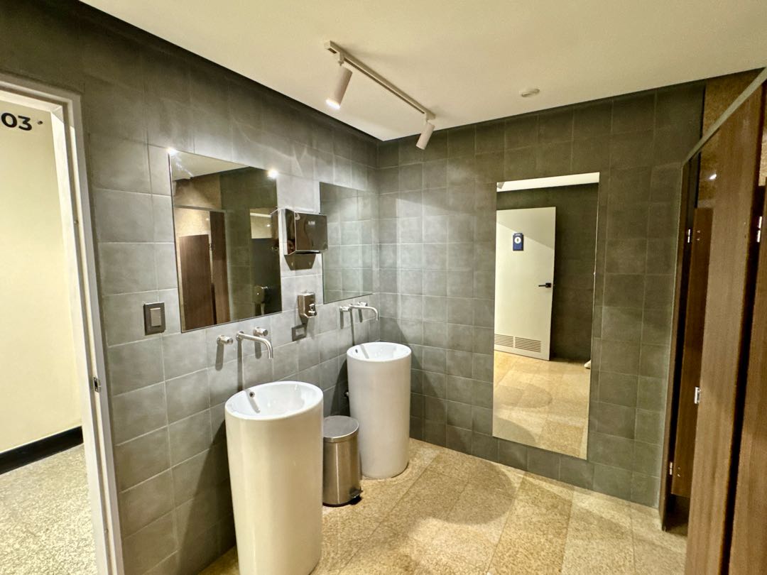 En Venta Oficina Doble Obra Gris Torre Madrid Las Mercedes Caracas