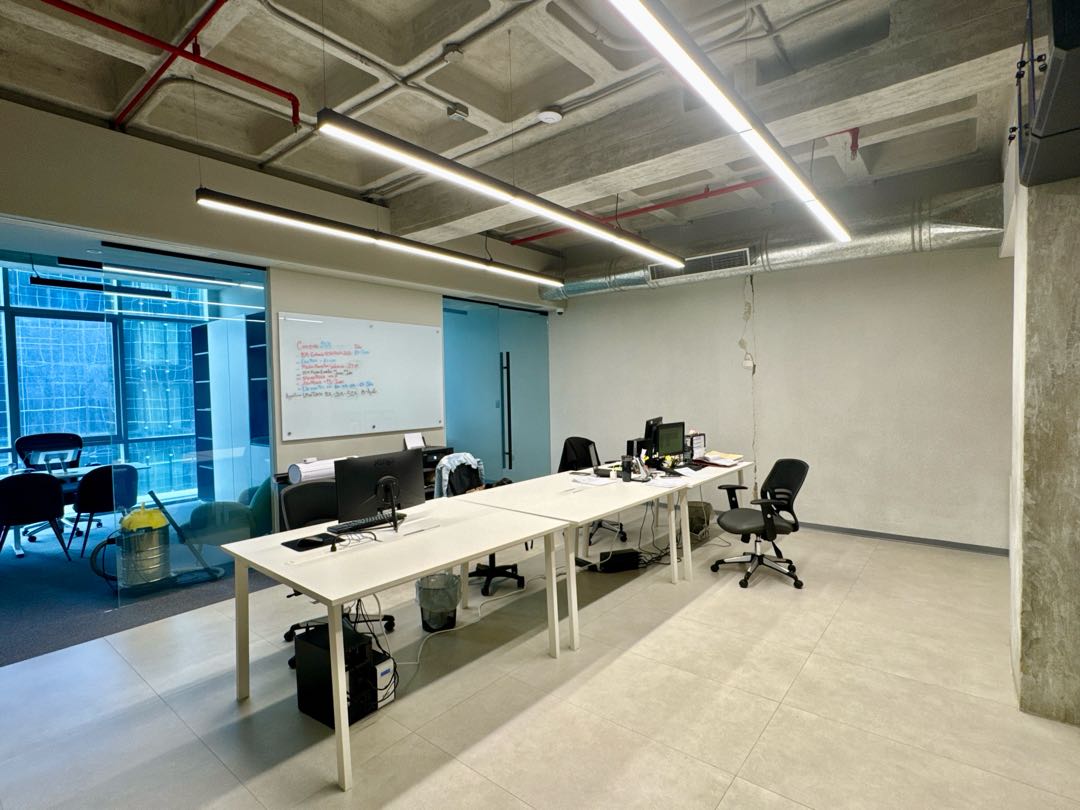 En Venta Oficina Doble Remodelada Torre Madrid Las Mercedes Caracas