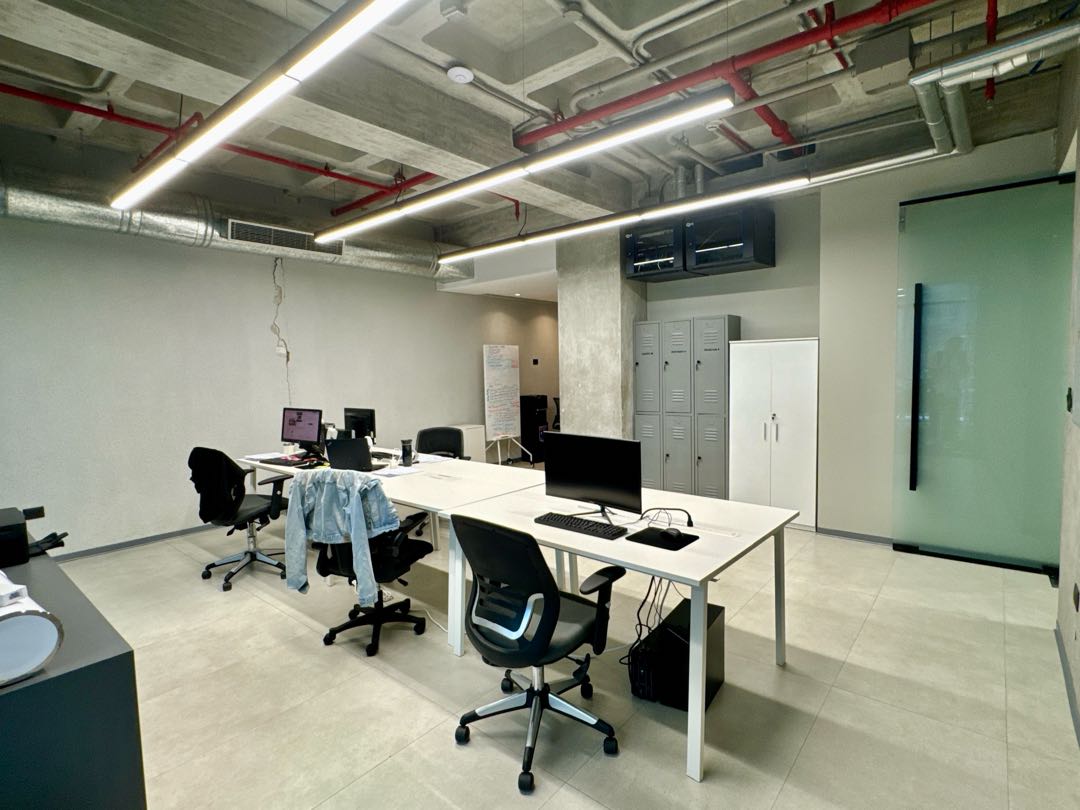 En Venta Oficina Doble Remodelada Torre Madrid Las Mercedes Caracas