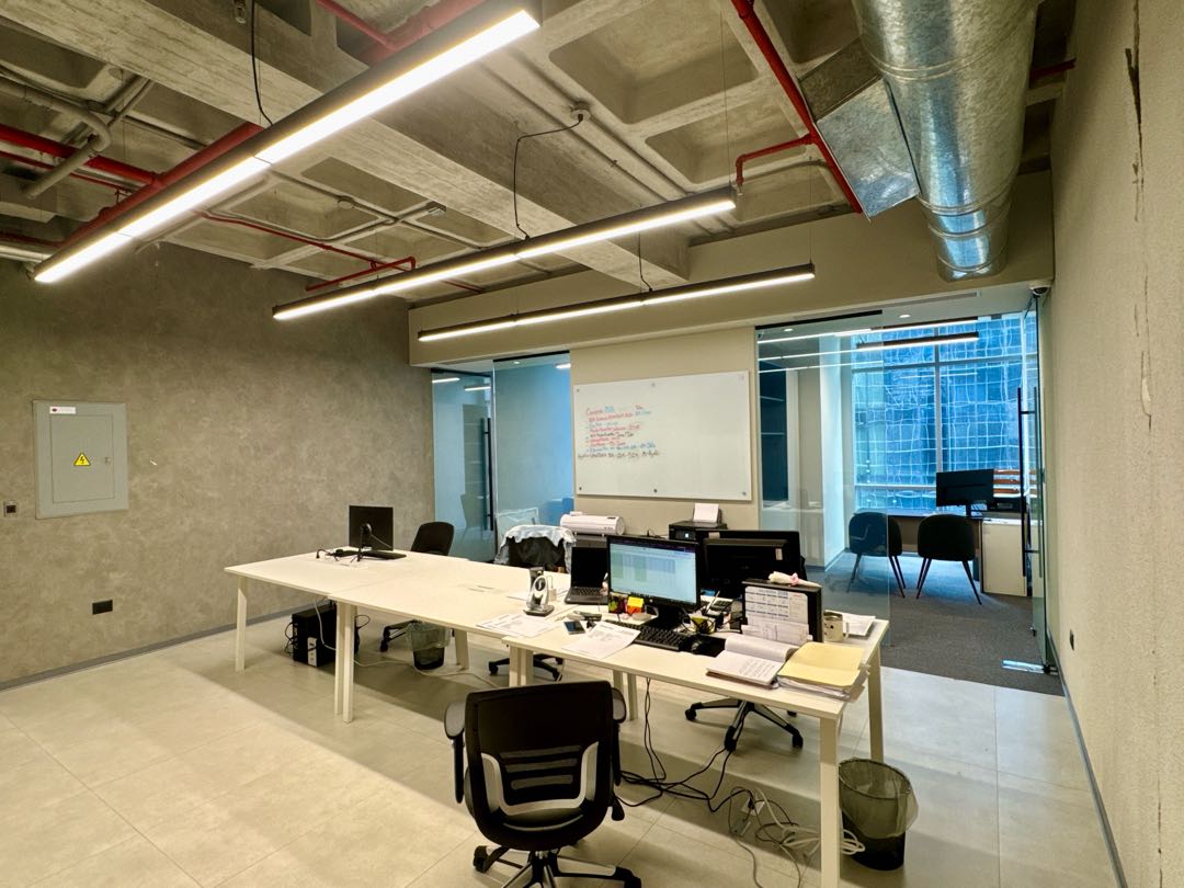 En Venta Oficina Doble Remodelada Torre Madrid Las Mercedes Caracas