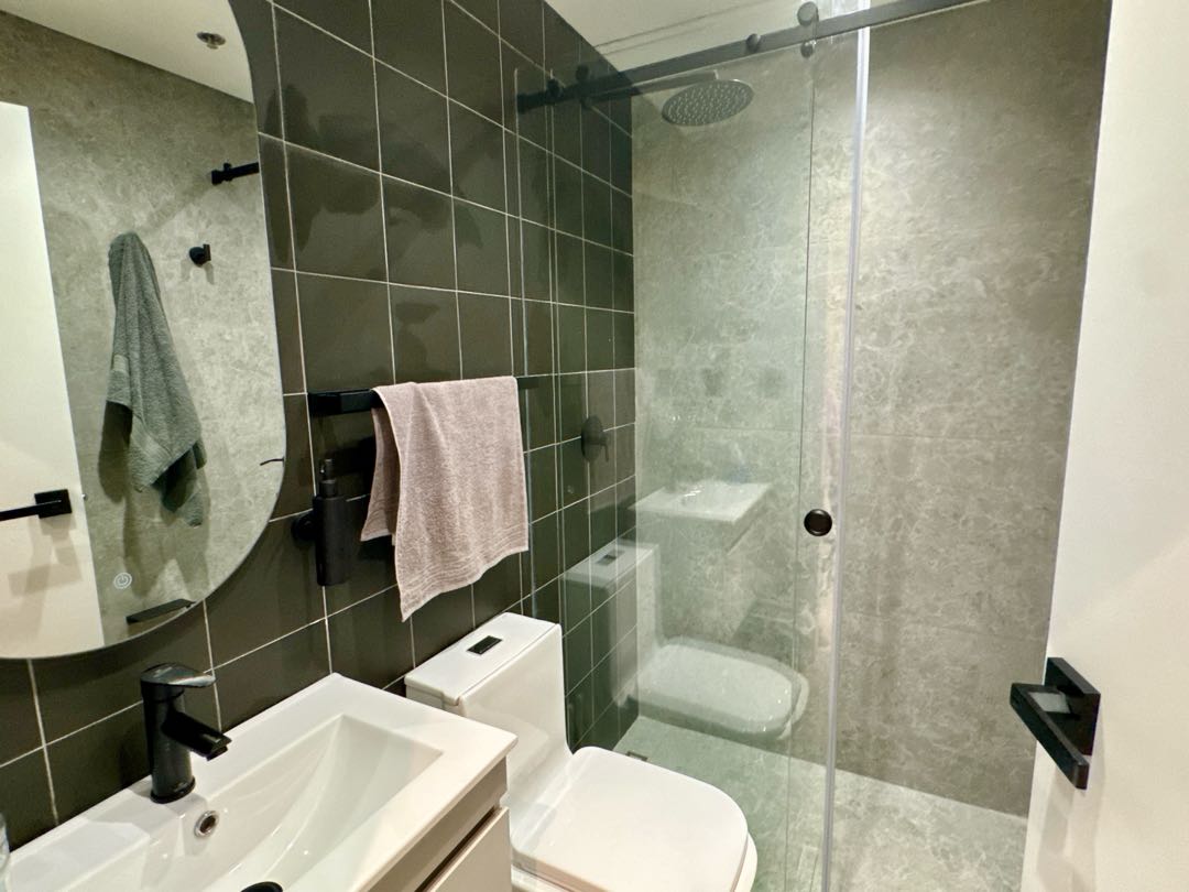 En Venta Oficina Doble Remodelada Torre Madrid Las Mercedes Caracas